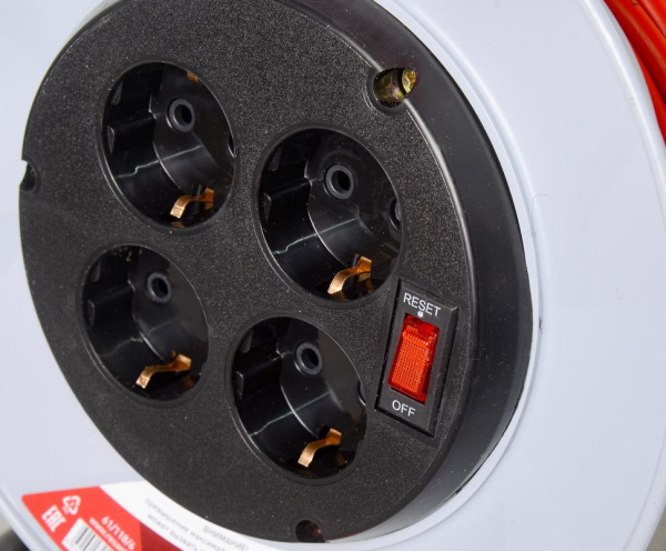 Удлинитель силовой на катушке, СУ-3х1,5-30/2, 3500Вт, (с выкл., 4 розетки) Ресанта, 61/118/6