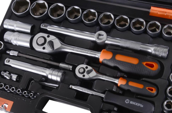 Набор инструментов, 1/2" , 1/4" , CrV, в кейсе 94 предм Вихрь, 73/6/7/5