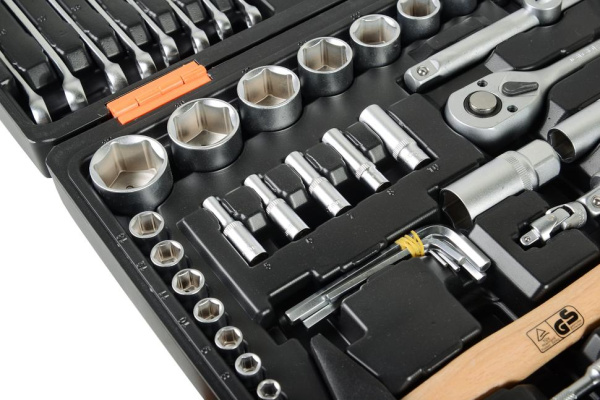 Набор инструментов, 1/2" , 1/4" , CrV, в кейсе 76 предм Вихрь, 73/6/7/4