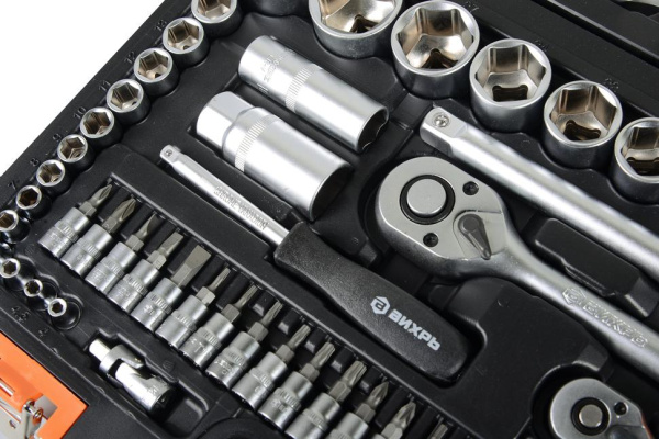 АКЦИЯ! Набор инструментов АВТО, 1/2" , 1/4" , CrV, в кейсе 82 предм Вихрь, шт, 73/6/7/6