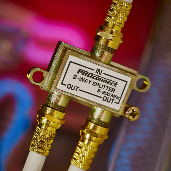 ДЕЛИТЕЛЬ ТВ х 2 под F разъём 5-900 МГц PROCONNECT