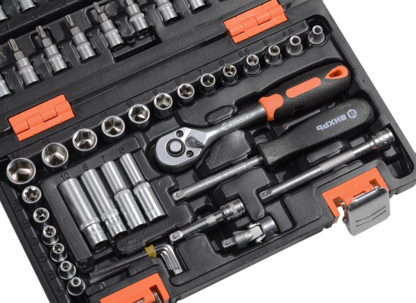 Набор инструментов, 1/4" , CrV, пластиковый кейс 57 предм 73/6/7/2 "ВИХРЬ"