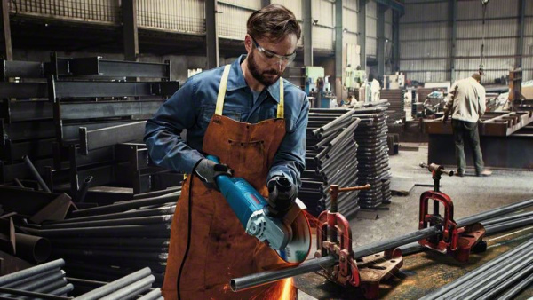 Углошлифовальная УШМ ( болгарка ) Bosch GWS 2200 Professional, 2200 Вт, 6500 об/мин, д.диска - 230 мм, 8192537