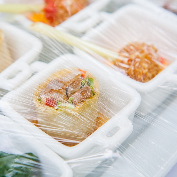 Пленка пищевая DOMOLUX 29смХ30м 8 мкм в коробке 6227/24D, 605822