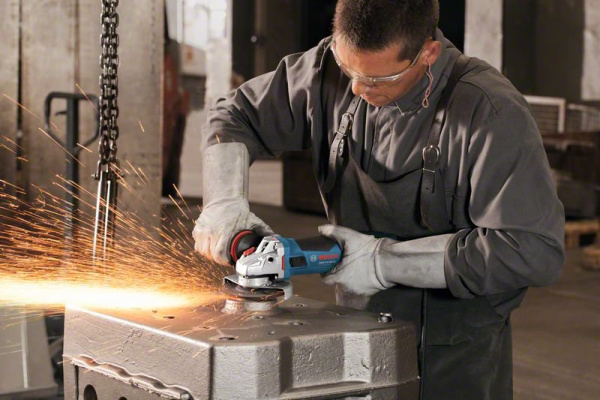 Углошлифовальная УШМ ( болгарка ) Bosch GWS 17-150 CI Professional, 1700 Вт, 9300 об/мин, д.диска 150 мм, 1082838