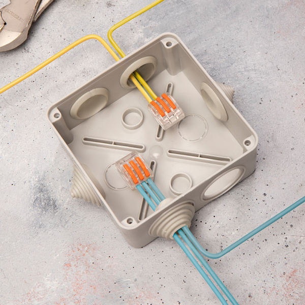 Универсальная многоразовая 3-проводная клемма REXANT (0,08-2,5 (4) мм²) 50шт. прозрачные