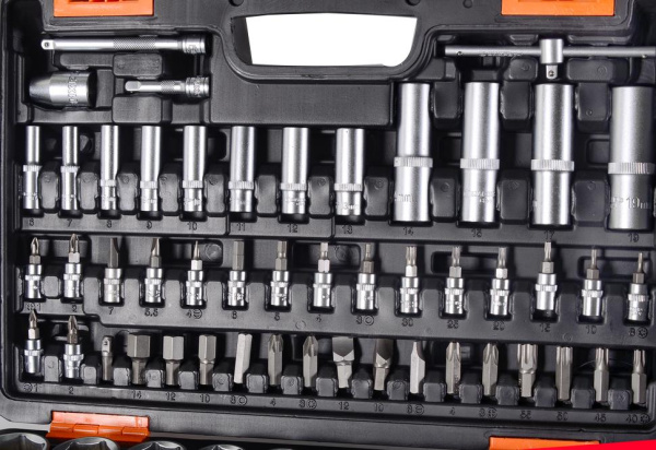 Набор инструментов, 1/2" , 1/4" , CrV, в кейсе 94 предм Вихрь, 73/6/7/5