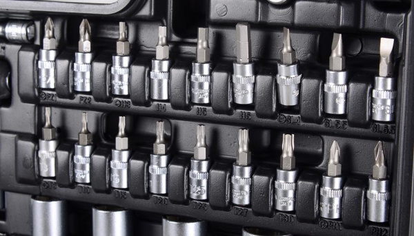 Набор инструментов , 1/2", 1/4", CrV, в кейсе 108 предм Вихрь, шт, 73/6/7/8
