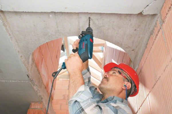 Дрель ударная Bosch GSB 1600 RE Professional, 701 Вт, 26270 уд/мин, 3000 об/мин, реверс, 1.9 кг, 1017201