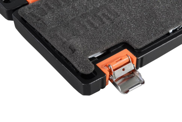 Набор инструментов, 1/4" , CrV, пластиковый кейс 57 предм 73/6/7/2 "ВИХРЬ"