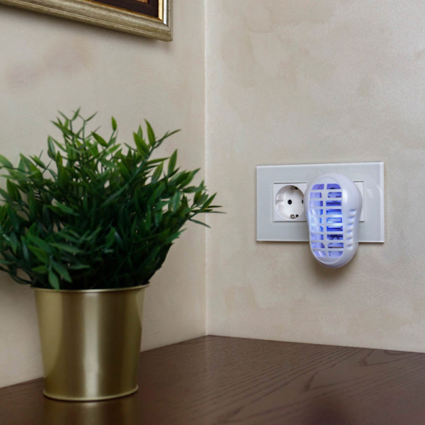 Уничтожитель насекомых REXANT с ультрафиолетовой лампой