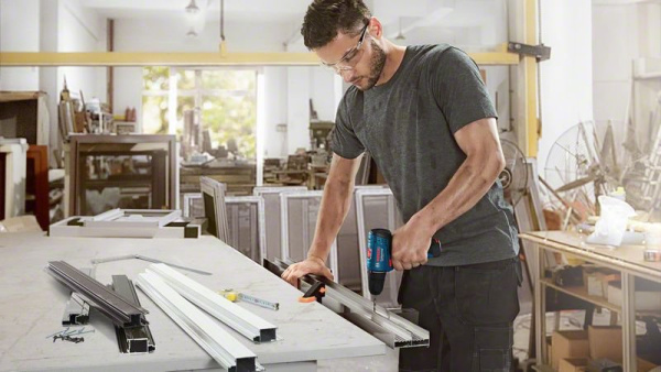 Дрель-шуруповерт Bosch GSR 120 LI Professional, 1500 об/мин, 30 Н·м, 12 В, Li-Ion, 2 А*ч, кейс, 0.8 кг, 8155332