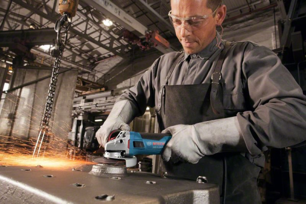 Углошлифовальная УШМ ( болгарка ) Bosch GWS 17-150 CI Professional, 1700 Вт, 9300 об/мин, д.диска 150 мм, 1082838
