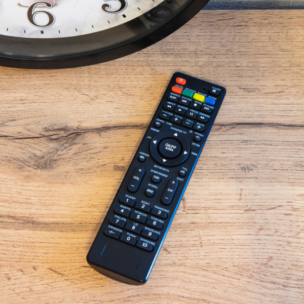 Пульт универсальный для телевизоров, разные модели, фирмы REXANT RX-707E